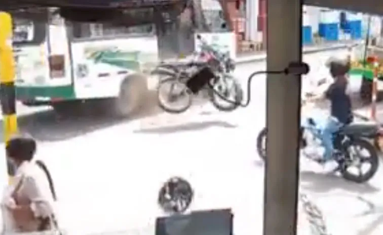 Miracle: Colombia motorcyclist escaped from accident video viral1