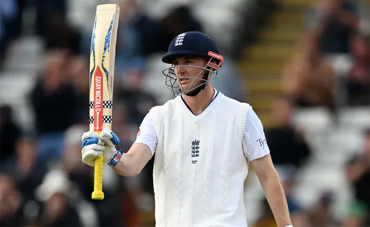 ENG VS PAK 3rd Test: England lead by 320 runs1