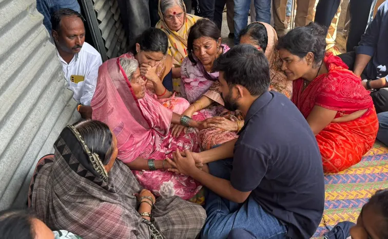 MPSC aspirant found dead in Pune CJP Founder met the family2