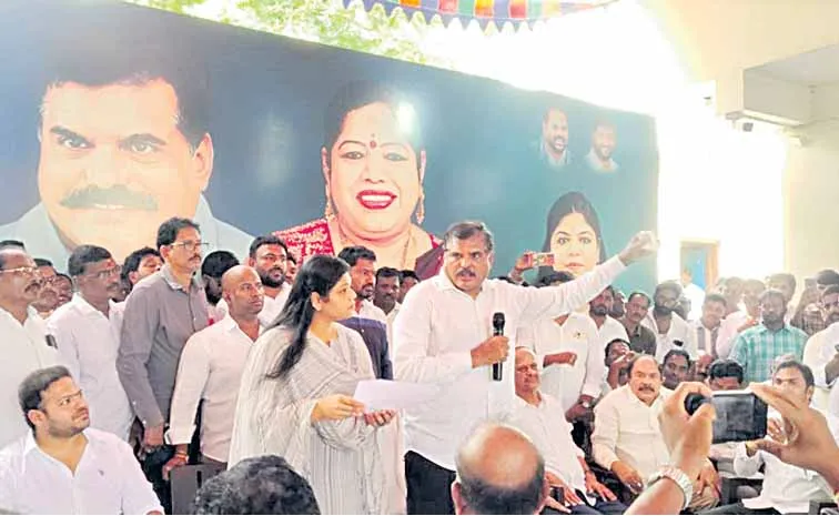 ఐక్యంగా సాగుదాం.. విజయపతాకం ఎగురవేద్దాం
