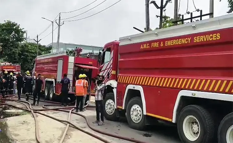 ఢిల్లీలో అగ్ని ప్రమాదం.. ఇద్దరు దుర్మరణం
