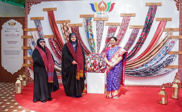 పీఎం మ్యూజియం, బ్రిక్స్‌ బజార్‌ను సందర్శించిన పెజెష్కియాన్‌ కుమార్తె 