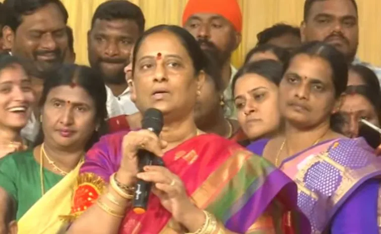 వైఎస్సార్ మరణించాక ఇక్కడి గుంటనక్కలు మోసం చేశాయి: కొండా సురేఖ