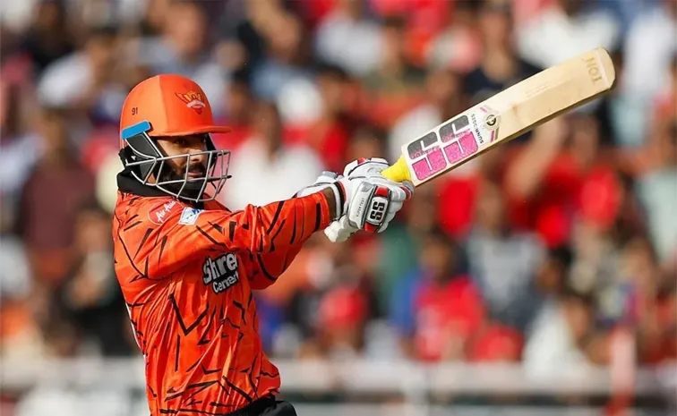 Salil Arora smashed a stunning hundred on Saturday to power Ludhiana Lions into the final