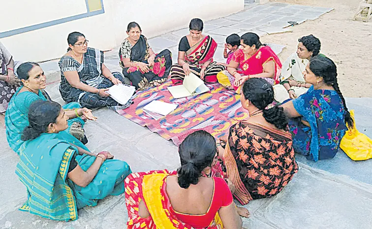 కుదేలైన ‘పొదుపు’!