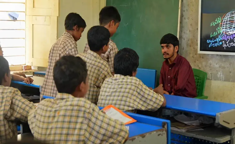 Simhachalam Naidu: born without both hands today he is a govt teacher 