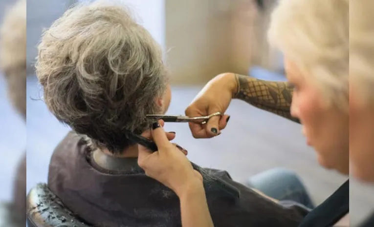 75 Year Old Woman Spends Rs 4 Crore on Beauty Treatments1