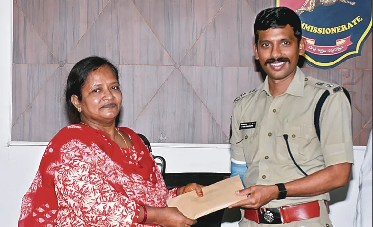 Senior Maoist leader Susheela Rani surrenders in Nizamabad