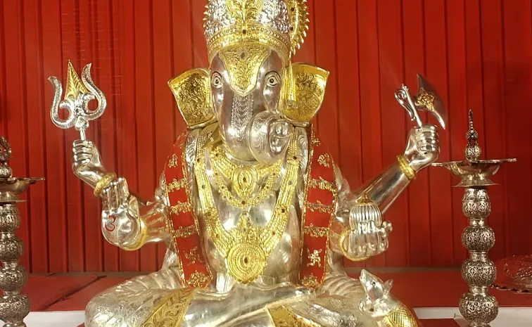 రూ.4 కోట్లు :  108 కిలోల  వెండి గణపతి 