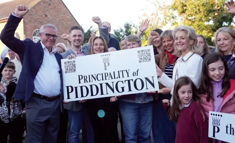 Village votes to leave UK over asylum housing plan4