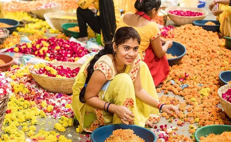 పూల వ్యర్థాల నుంచి :  ఏకంగా రూ. 200 కోట్ల కంపెనీ