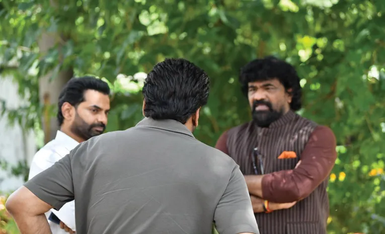 సంక్రాంతికి వచ్చేది కాకానే.. మరి విశ్వంభర పరిస్థితేంటి? 