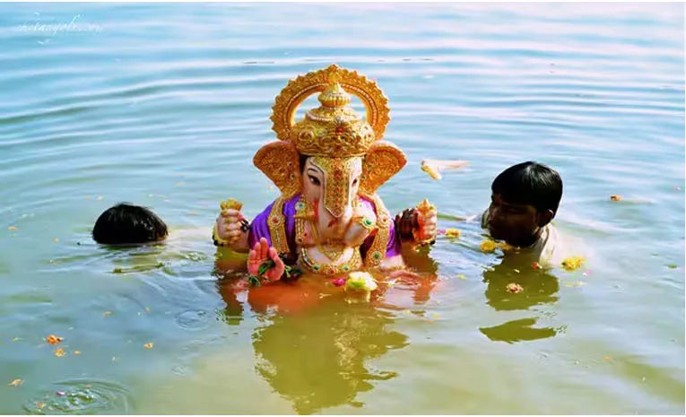 ఉత్సవమే కాదు...  నిమజ్జనం కూడా..!