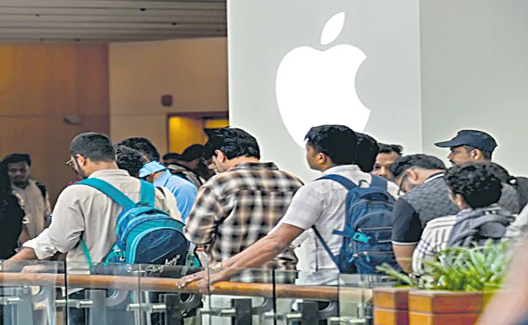 Apple began selling the iPhone 18 Pro and iPhone 18 Pro Max in India