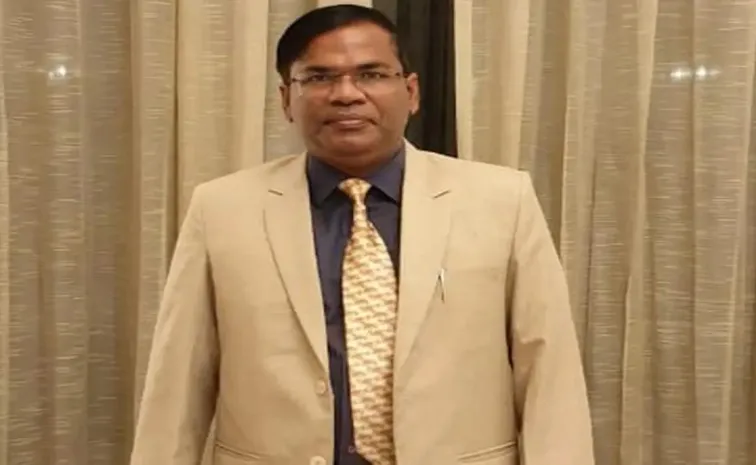 UP Judge Ravi Diwakar Questions Recall Of 97 Part-Heard Cases From His Court