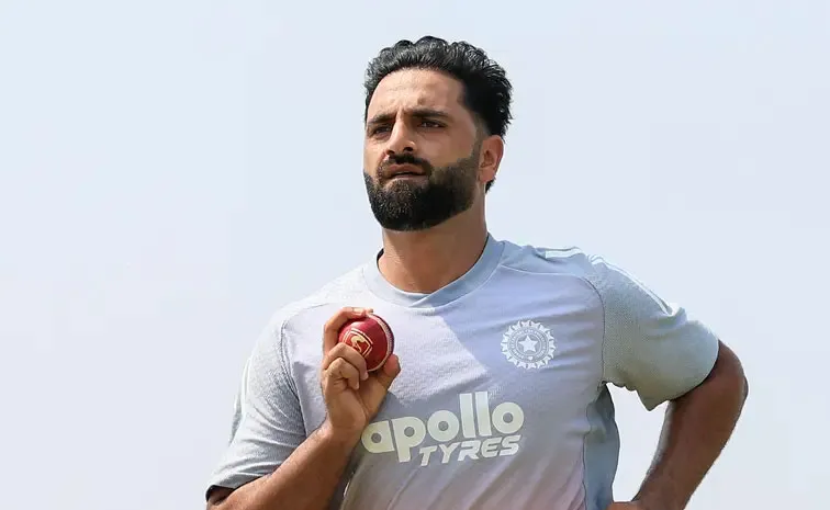 Auqib Nabi makes County Championship debut for Surrey