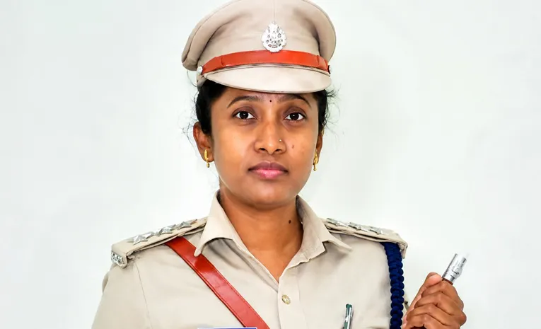 Mandya Jail Superintendent Shanthamma Transferred To Ballari Jail3