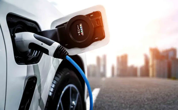 100 Km Range in 1 Minute Sunwoda Unveils Ultra-Fast Charging EV Battery