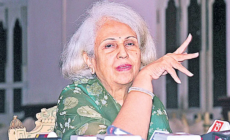 దసరాపై మాతో మాట్లాడరా?