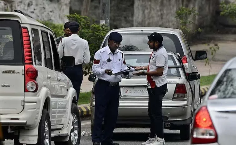 Delhi Traffic Challan New Rules Lawyers Protest