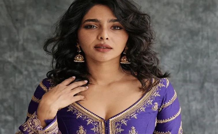 చాలా డబ్బులు నష్టపోతావని చెప్పారు..అయినా నో చెప్పా : ఐశ్వర్య లక్ష్మి