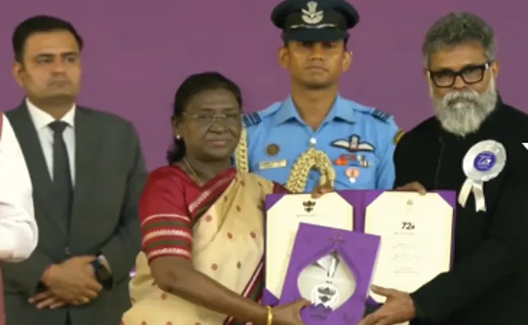 Pushpa 2 Director Sukumar Receives National Film award from President