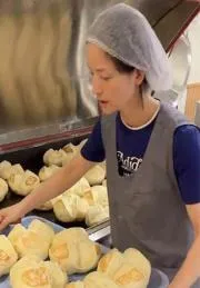 Doctor quits 20-year medical career to run bun shop