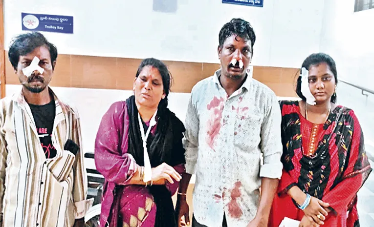 ప్రేమ పెళ్లిపై పగ.. కత్తులతో దాడి