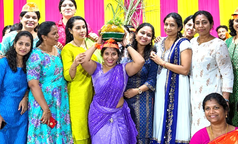 డబ్బు ఎంతైనా.. ప్రసాదం దక్కాల్సిందే