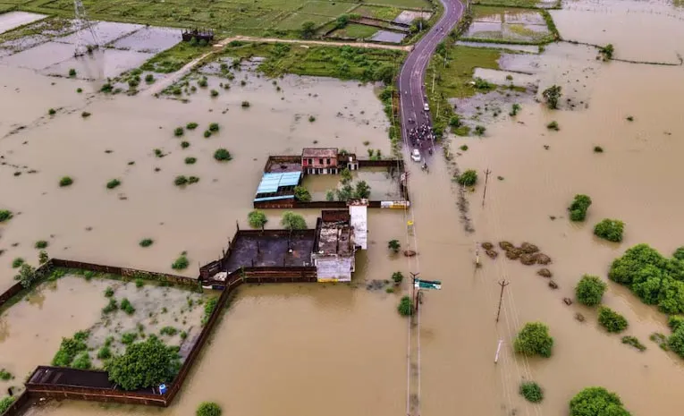 Heavy Rainfall flood Alert Uttar Pradesh