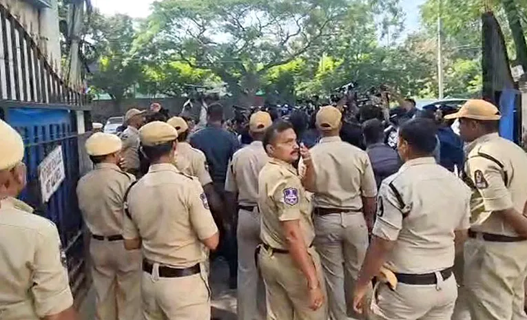 BRS Leaders Protest At Hyderabad ED Office
