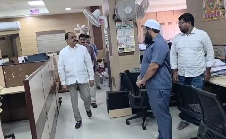 Minister Tummalas surprise inspection at Oil Fed headquarters