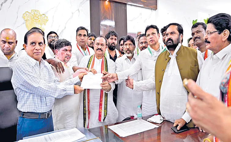 Congress holds massive protest in Hyderabad