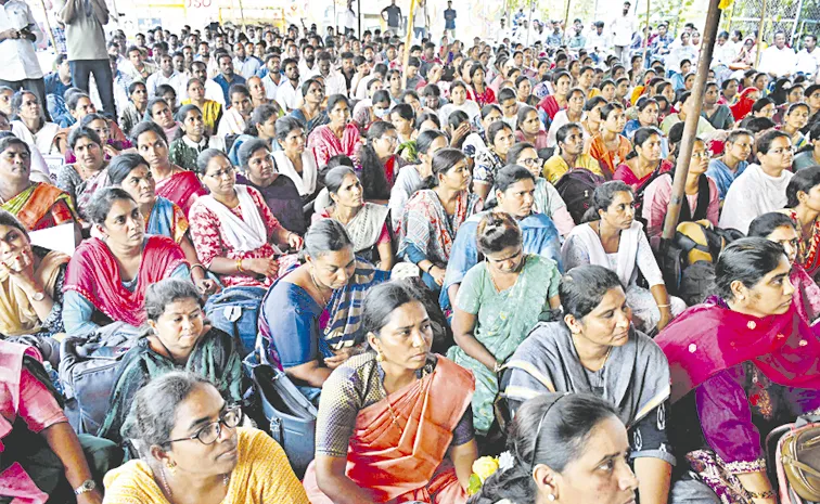 గళమెత్తిన గురుకుల ఉద్యోగులు