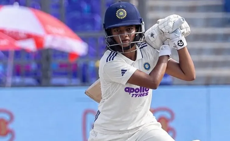 IND-A-Women Vs AUS-A Women-Only-Unofficial Test-Day-1 Stumps