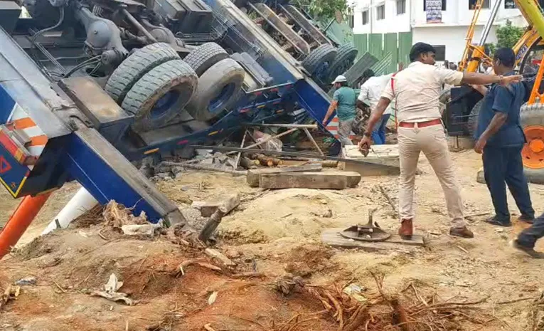 Tirupati Crane Accident Four Dead