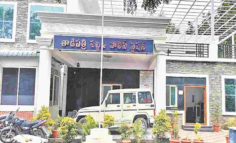 The police system in Tadipatri is weakened
