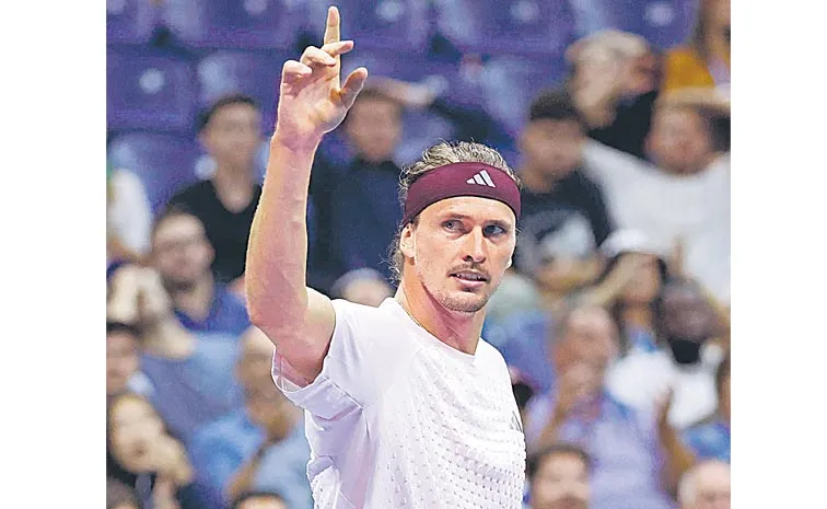 Alexander Zverev beats Lorenzo Sonego 