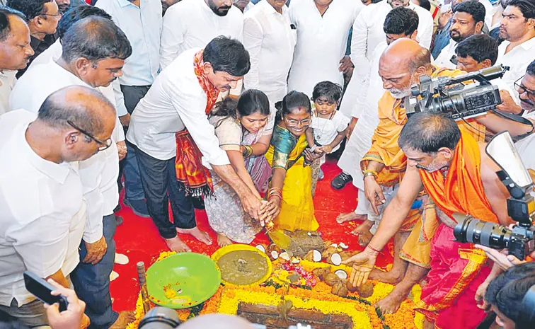 4 విడతల్లో నిర్మాణాలు