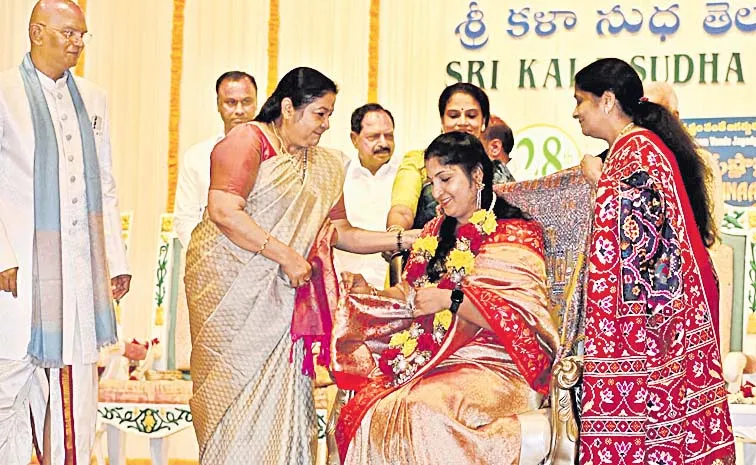 పాడితే పరవశమే.. సుధా స్వరానికి ఫిదా కావాల్సిందే!