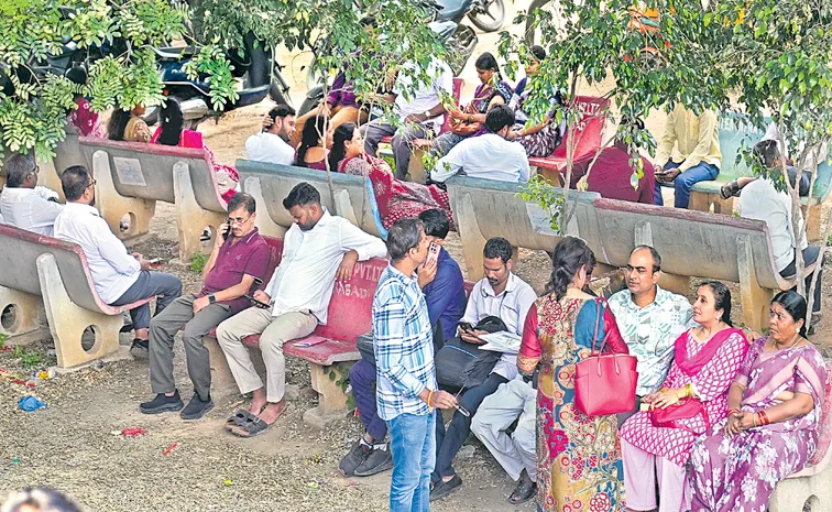 Basic amenities are lacking in Registration Department offices in Telangana