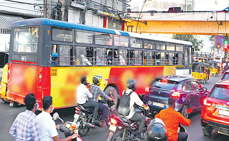 బస్సులపై మళ్లీ ప్రకటనలు
