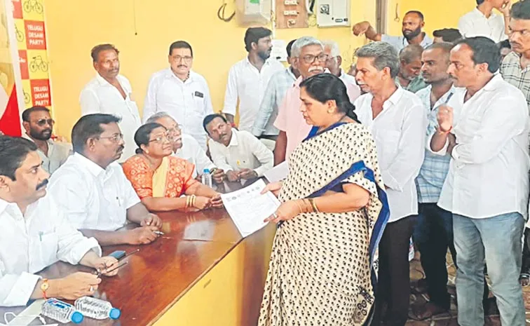 Farmers threatened to produce the EE