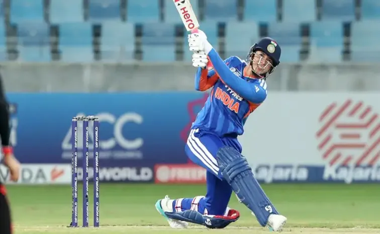 Smriti Mandhana Nears Suzie Bates' T20I Record,