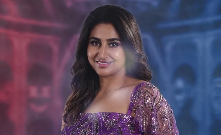 Bigg Boss 10 Telugu: Who Is Varshini Sounderajan, Full Details
