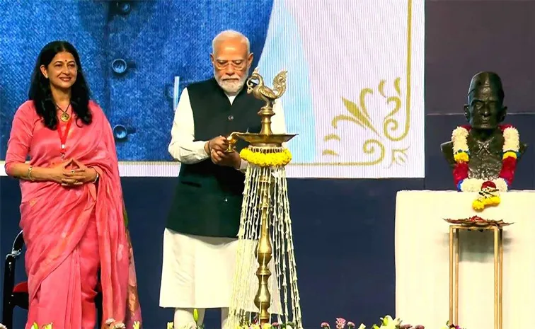 PM Narendra Modi hits out at critics over abow 7 percent GDP growth Rate