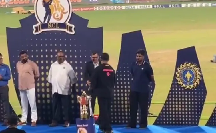 Sreeshanth-Insulted-Sanju Samson-Ignore-Handshake-Kerala League 2026