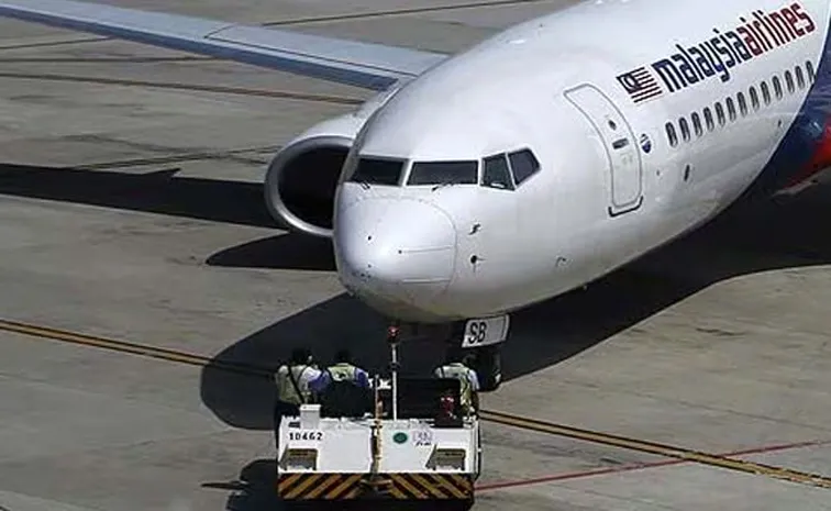malaysia airlines plane makes emergency landing in chennai