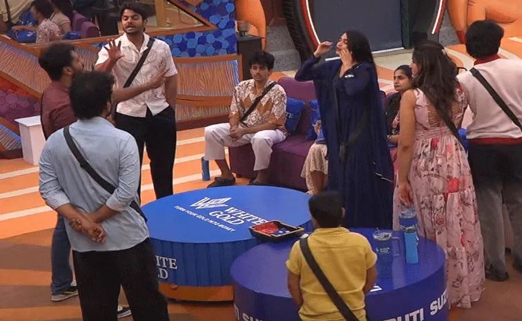 Bigg boss 10 : బిగ్‌బాస్‌ ఇంట్లో తొలిరోజే రచ్చ.. ‘నాయకుడి’ కోసం పెద్ద గొడవ!