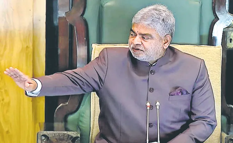 అసలు హరీశ్‌రావుకు మైక్‌ ఇవ్వొద్దు.. కానీ ఇచ్చా